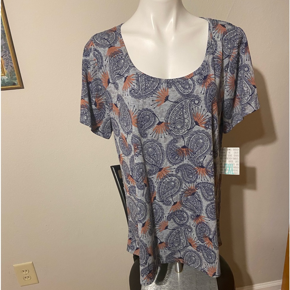 NWT 2X Classic Tee Lularoe